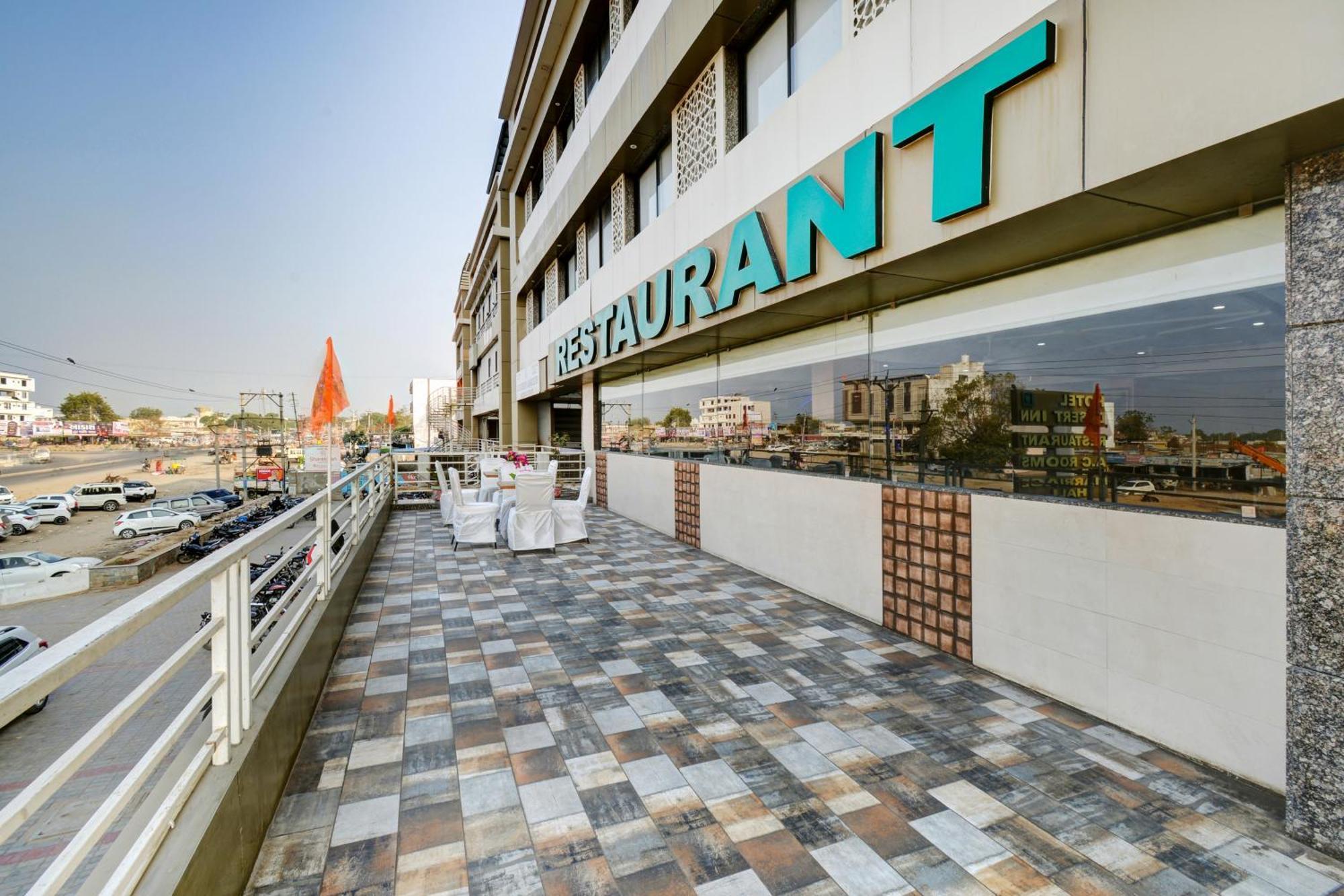 Hotel Desert Inn Tharad Extérieur photo