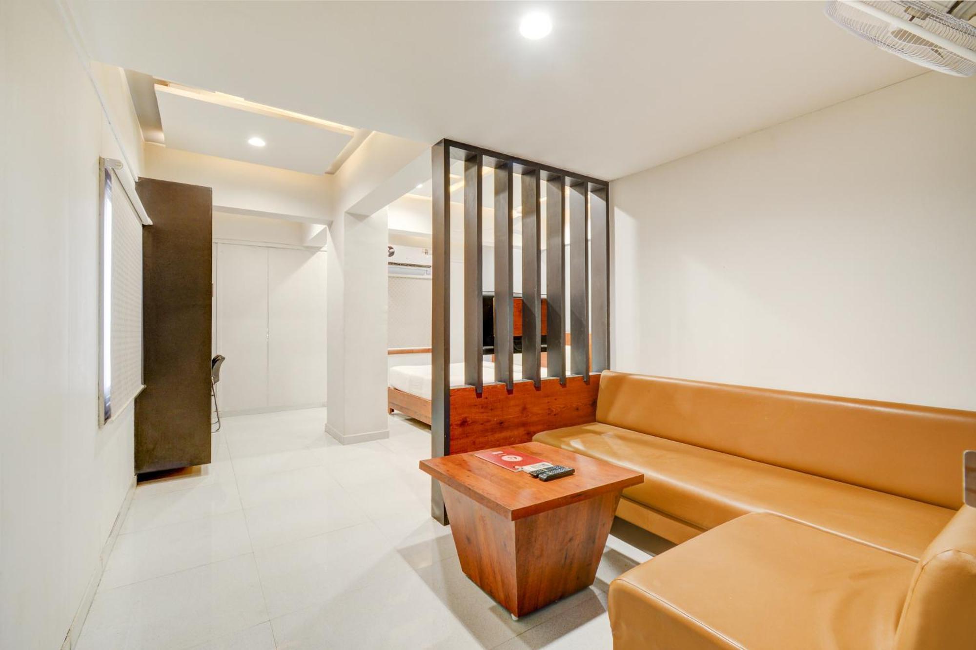 Hotel Desert Inn Tharad Extérieur photo